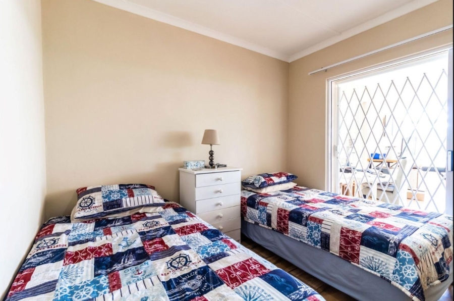8 Bedroom Property for Sale in Middedorp Western Cape